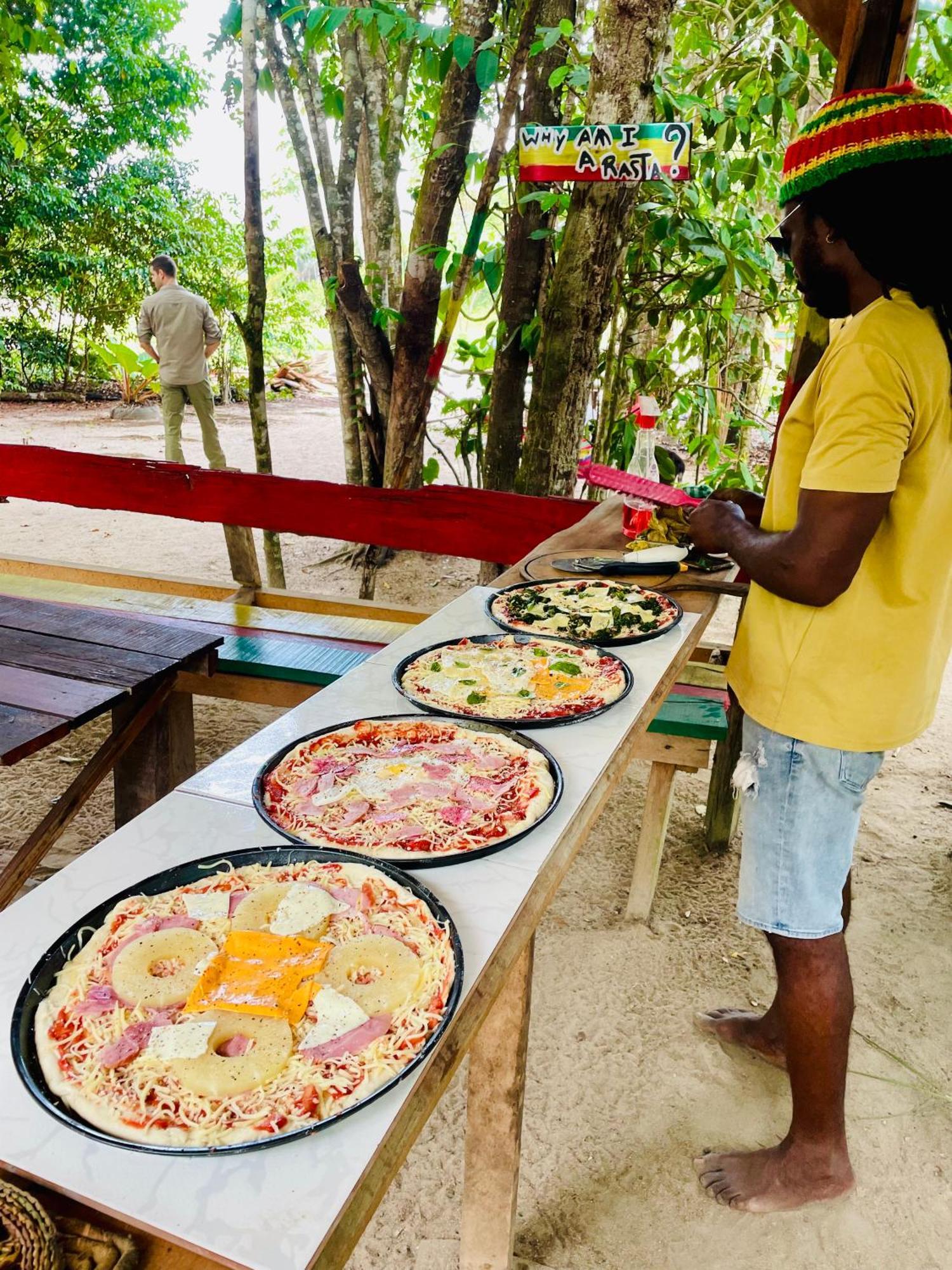 Land Of Promise - Reggae Bar & Eco Village Zanderij Eksteriør bilde